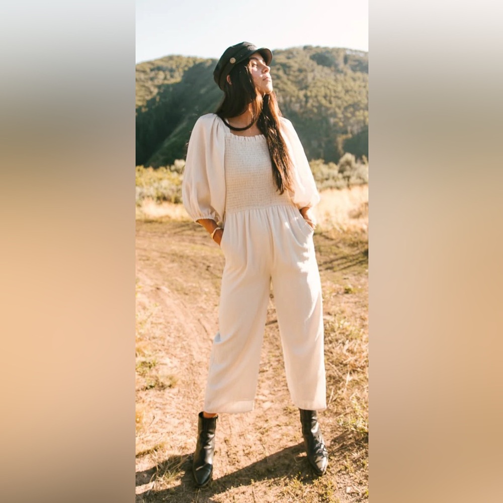 Ivy City Co Arianna Jumpsuit in Linen/Cream (M)